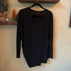 Athleta Petite Drapey Asymmetrical Hem Long Sleeve Top PM